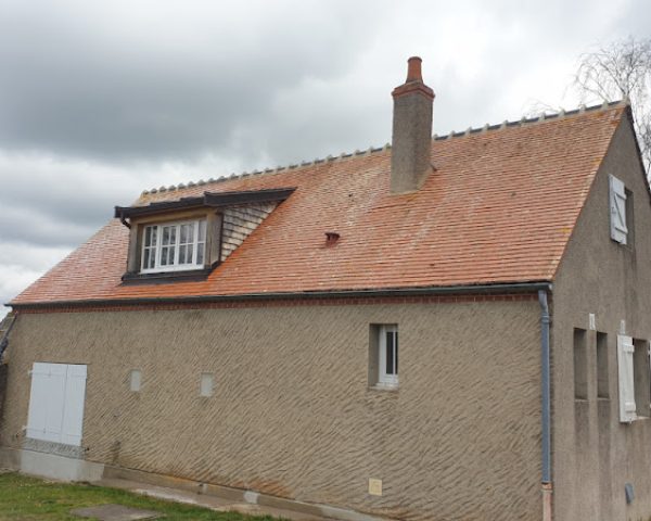 Couvreur Domérat David Gargowitz Nettoyage toiture Façadier Montluçon Traitement - façadier enduiseur à Domérat