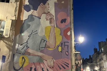 Mural sur la façade, changent chaque année - façadier enduiseur à Dijon